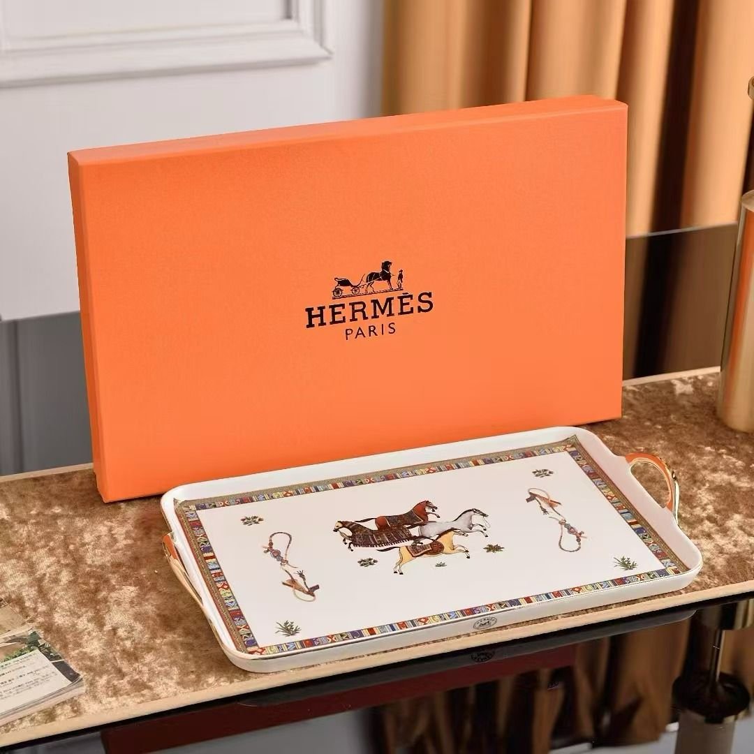 Hermes Tray with two models 