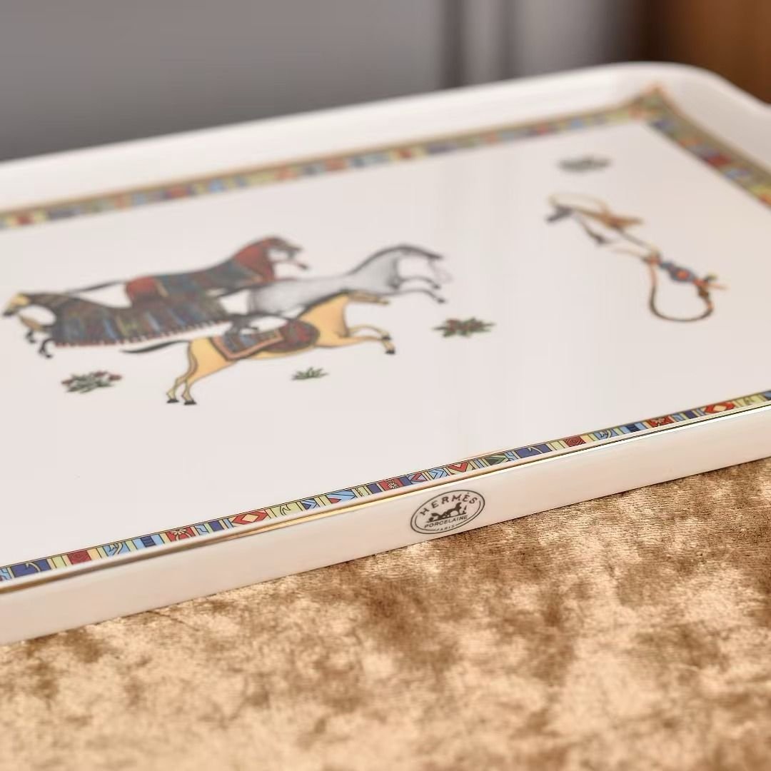 Hermes Tray with two models 