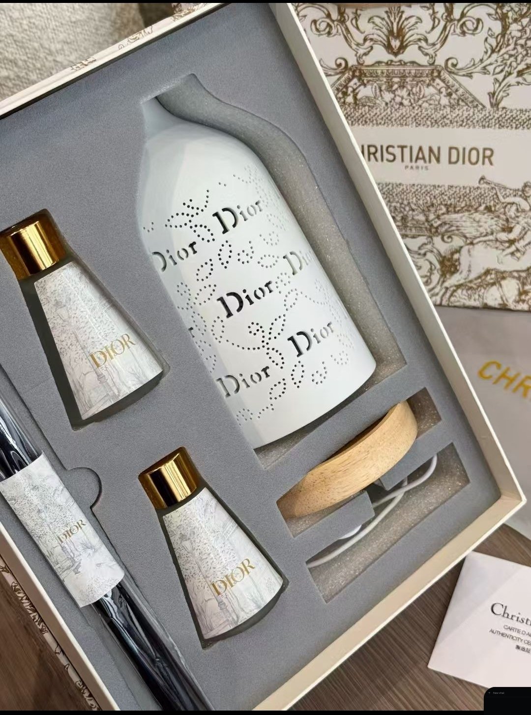 Dior fragrance diffuser and lamp