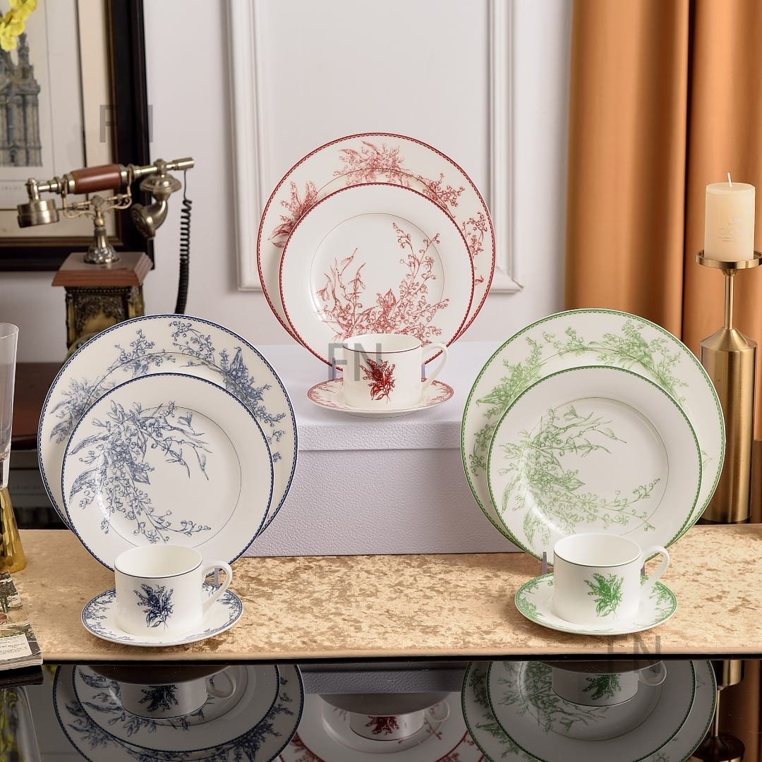 Dior set of two plates 