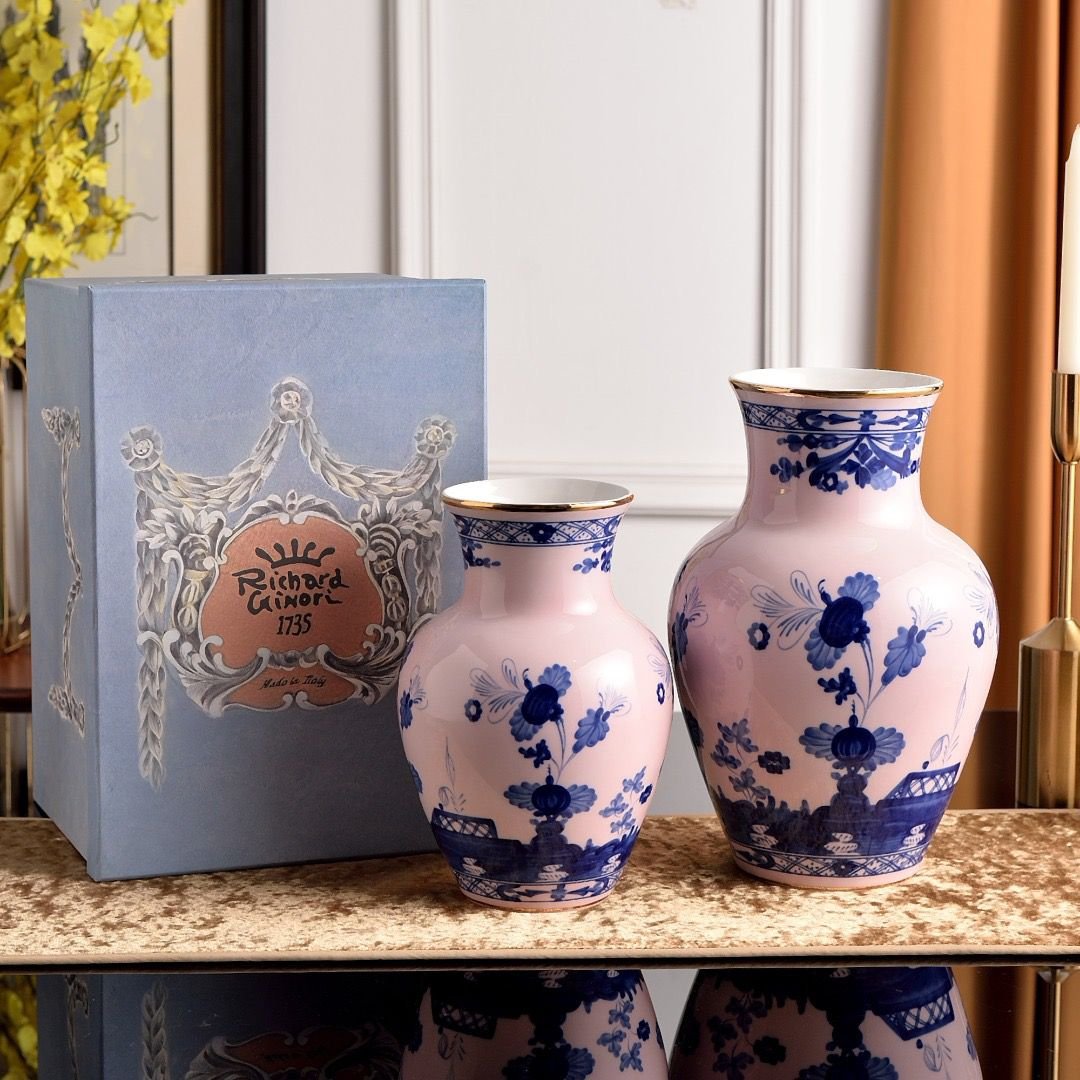 Ginori 1735 Small Ming Vase in Porcelain