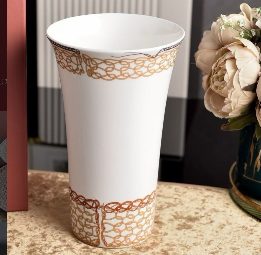 Loro Piana vase
