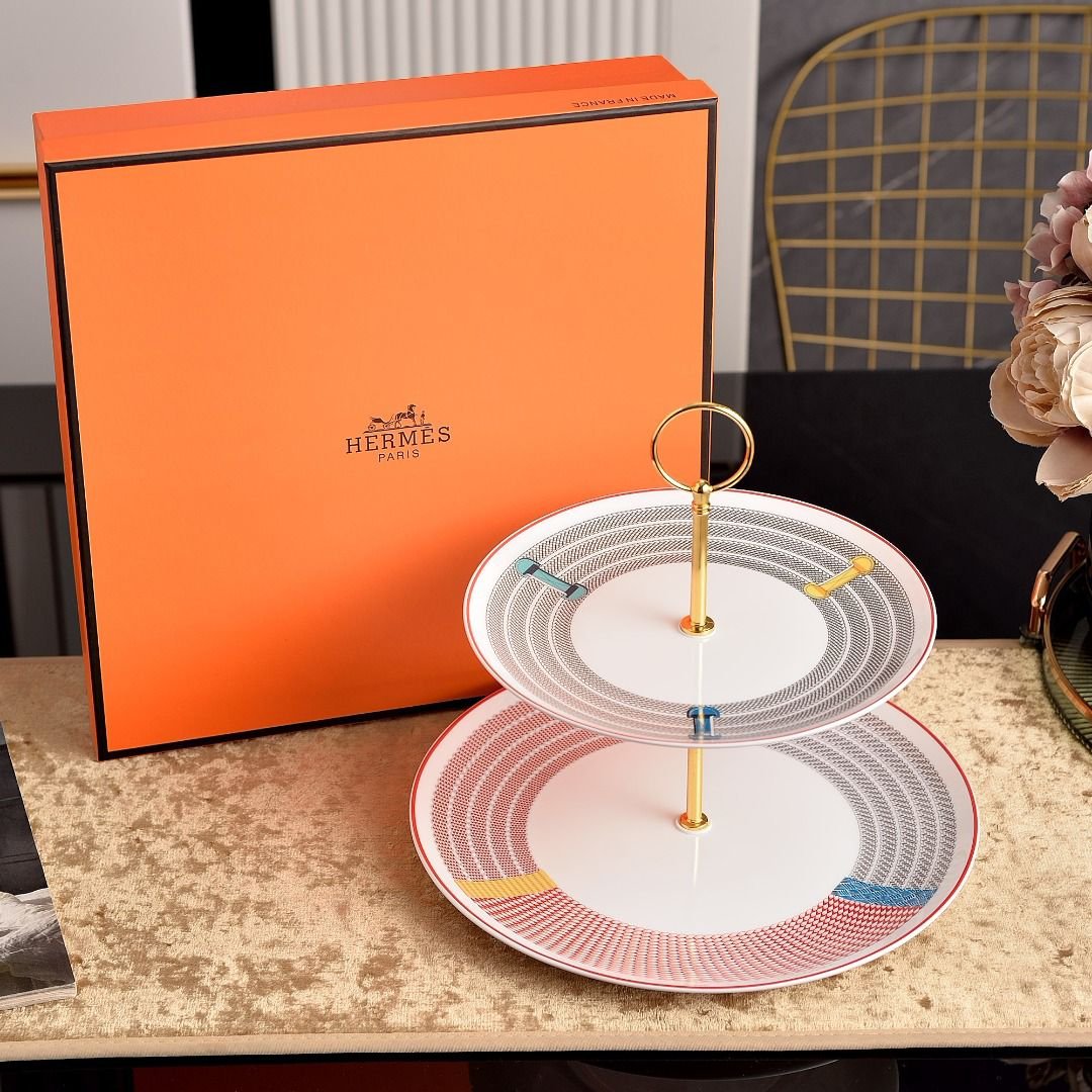 Cake stand two-tiered from the Hermes Tressages Equestres