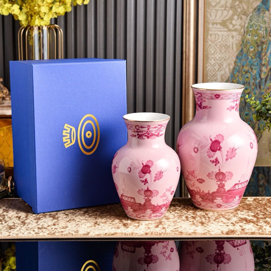 Ginori 1735 Oriente Italiano porcelain one vase